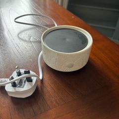 Warming plate for candles, wax or for keeping drinks warm