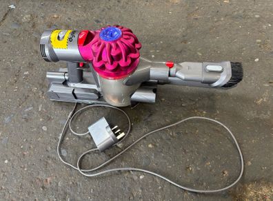Dyson V7 Handheld Cordless Vacuum Cleaner