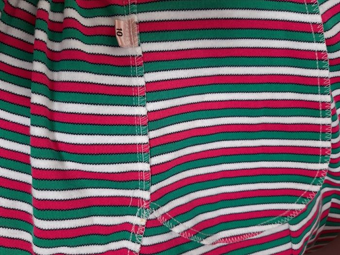 Lovely beach wrap around skirt wirh 2 pockets