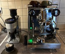Coffee Machine - Rocket Apartamento and Grinder