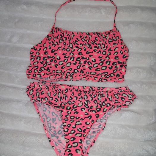 girls swimsuit
