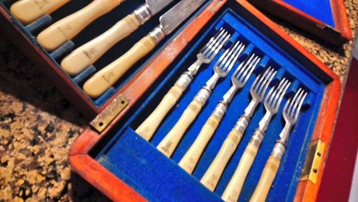 antique fish cutlery set in box