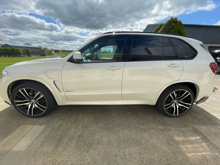 2016 BMW X5 xDrive40e m Sport - High Spec