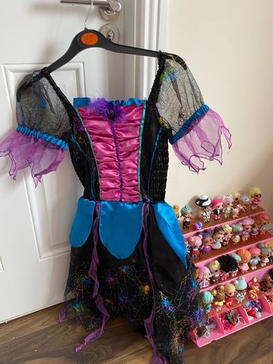 witches dress age 8-11 (Halloween)