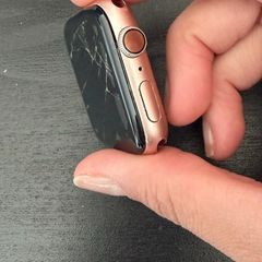 Apple Watch 4 series fully working broken screen