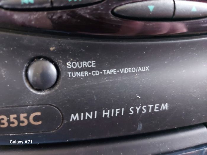 Philips Music HiFi System, Model FW355C, 3 CD, Dual Tape and Radio, in very good condition