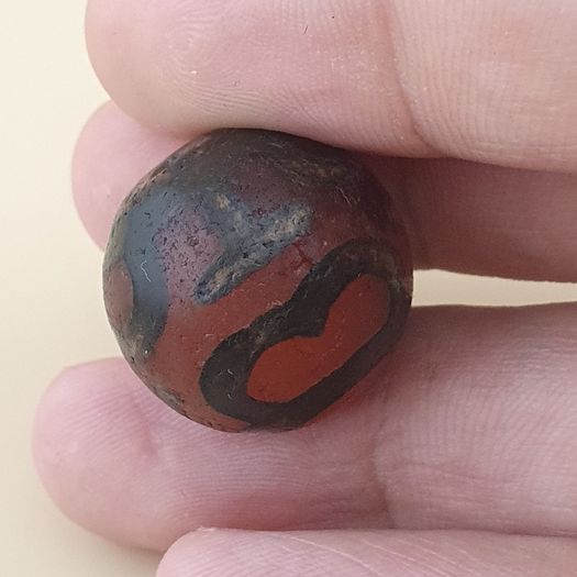 Vintage Carnelian Agate Treasure Vase Pattern Bead Amulet