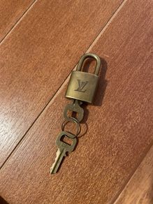 Genuine Louis Vuitton Lock Padlock Vintage Gold Brass with the two Key Fully Working