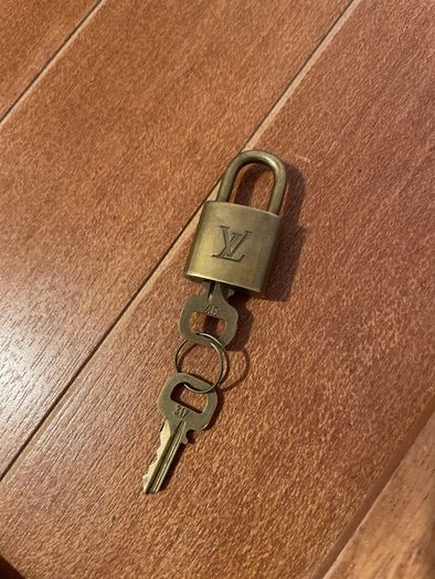 Genuine Louis Vuitton Lock Padlock Vintage Gold Brass with the two Key Fully Working