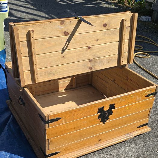 Lockable Coffee Table Chest