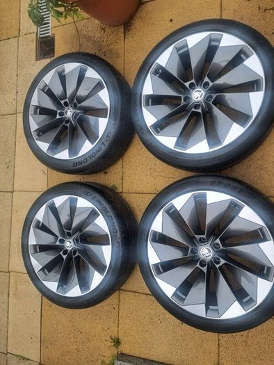 Genuine SkodaBetria dimond cut  alloys refurbished