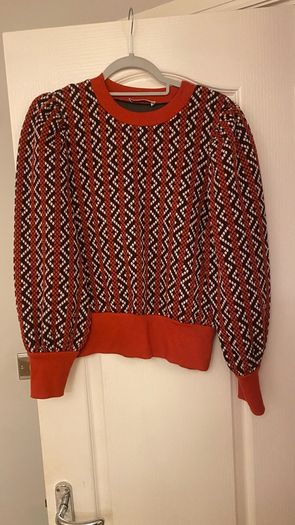 Gallery Jumper