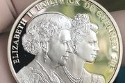 2013 Guernsey 5 Pounds- Coronation   500 MINTED ONLY