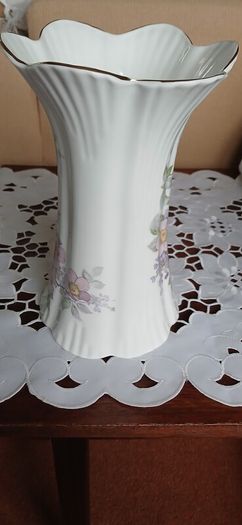 Royal Tara Vase