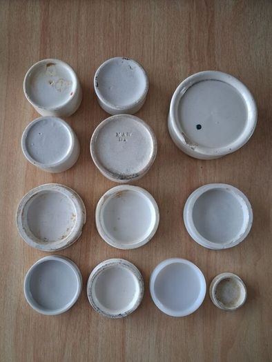 Lot of vintage lids and bases