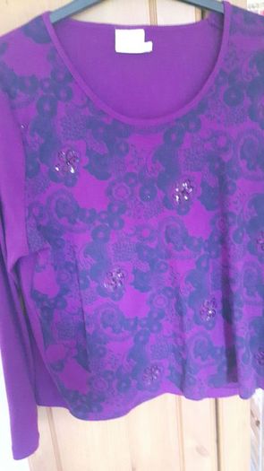 Heavy quality tee shirt. Long sleeve