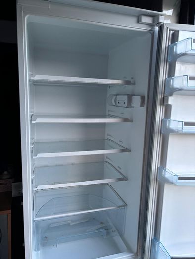 Bosch integrated fridge freezer