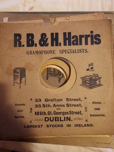 Wanted: 78rpm sleeves with Dublin record shop names, plus old shop bags.
