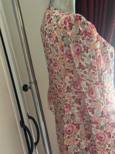 Lovely Gallery Floral maxi dress with front opening size UK16 EU44 Postage included