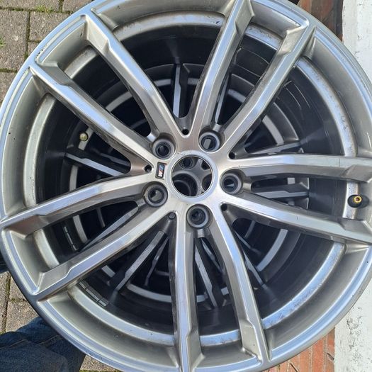 BMW G30 G31 18" alloys staggered set from M Sport