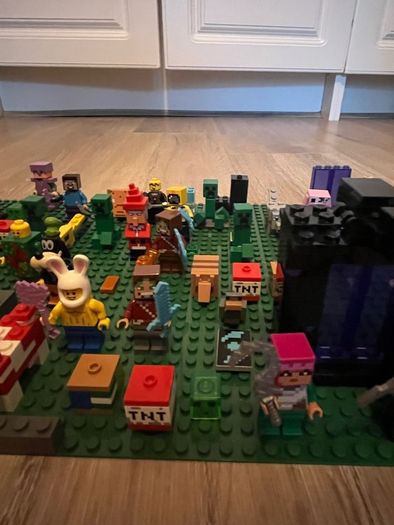 LEGO Bundle Mixed Bricks and characters