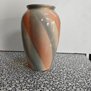 Vintage West German Bay vase, damaged.