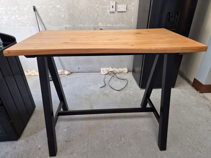 Bar Table