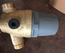 water pressure regulator