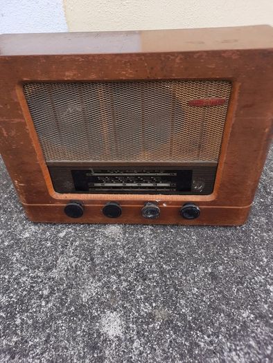 antique radio