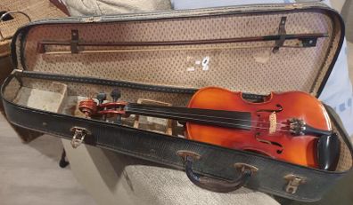 3/4 Violin with Bow & Case
