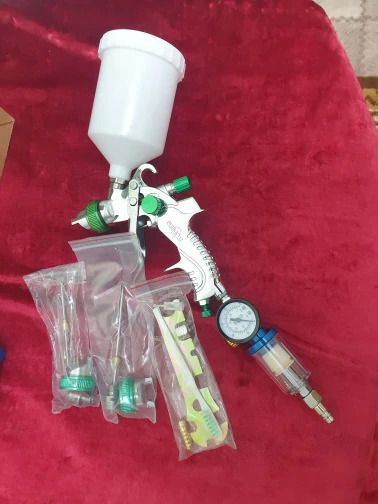 BRAND NEW Spray Gun 1.4/1.7/2.0mm Nozzle Gravity Airbrush For Car Painting