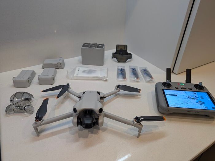 DJI Mini 4 Pro Fly More Combo (DJI RC 2)
