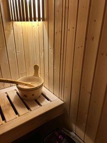8 person cedar wood sauna -electric