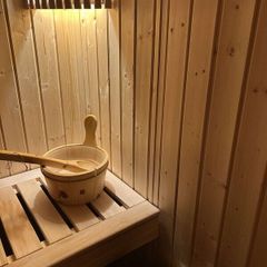 8 person cedar wood sauna -electric