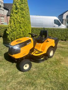 Ride on lawnmower