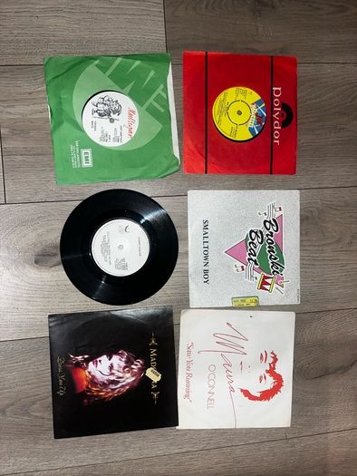 Records / Vinyls