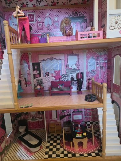 Amelia wooden doll house