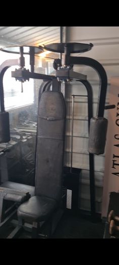 Pec Deck Machine