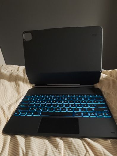 iPad Pro/Air 12.9inch Magnetic Keyboard Case (ESR)