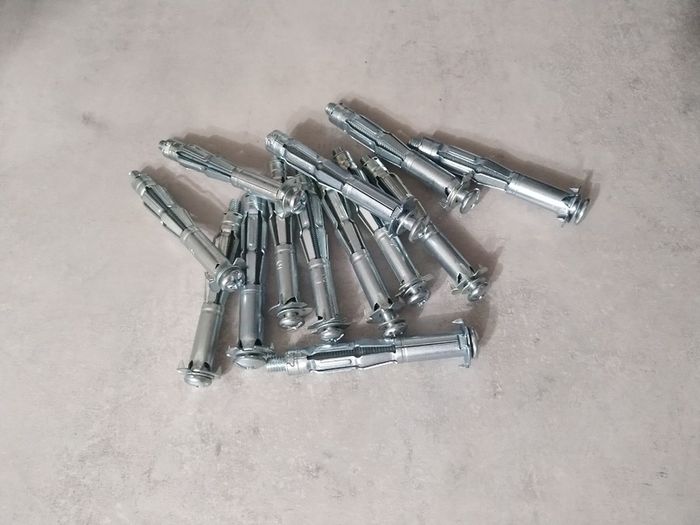 Plasterboard Plug and Anchor Screw