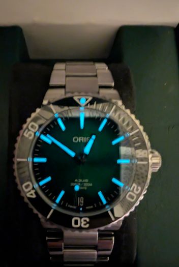 Oris Aquis Date 5 Day Power Reserve Green 41.5mm Warranty Until 2035