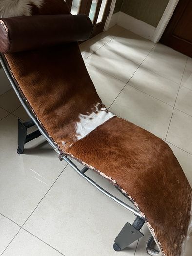 Cowhide Chaise Longue / Recliner