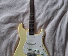 Squier bullet Strat 2010
