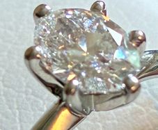 0.96ct Oval Lab-Grown Diamond Ring - D Colour - GIA - 14K White Gold
