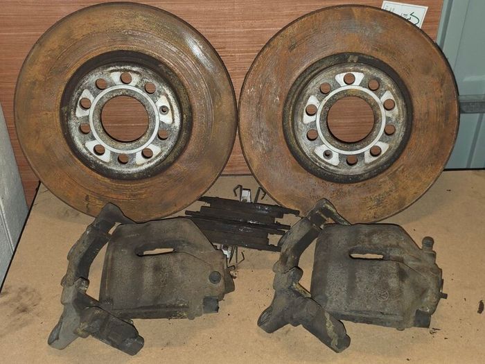 Passat Front Breaks