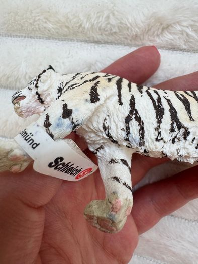 Schleich Wildlife White Tiger Figure 14731 Dirty Please look at the pictures