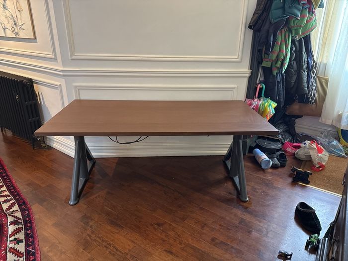 Sitting standing motorised Desk