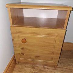 Bedside lockers