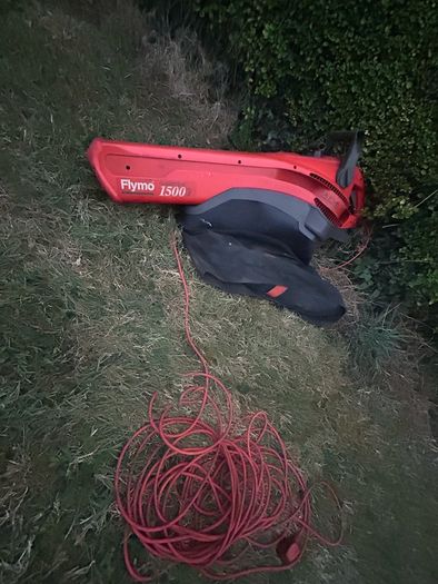 leaf blower