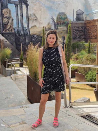 Airy dress with polka dots
